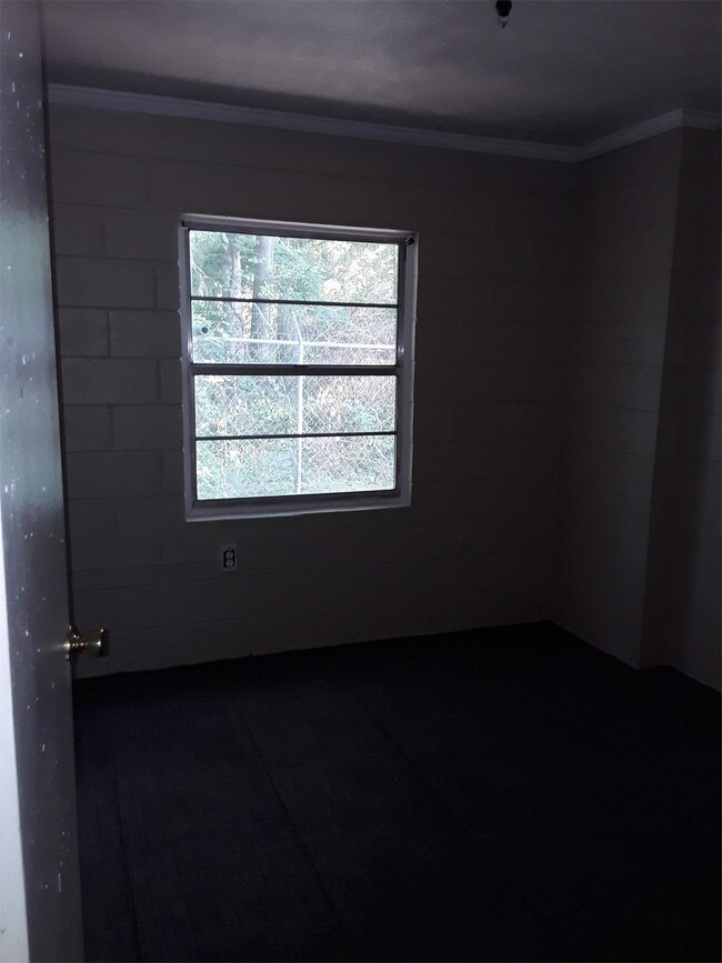 Building Photo - 441 S Seale Rd