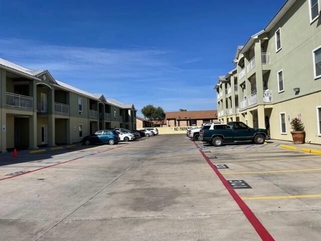 Foto del edificio - 5402 Marcella Ave