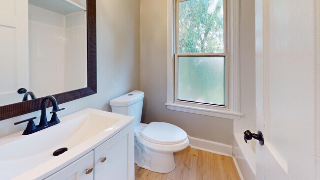 Foto del edificio - West Boulvard Area - 4 Bedrooms - 1 Bath -...