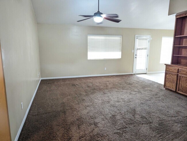 Building Photo - Available Now - Comfortable 3-Bedroom Home...