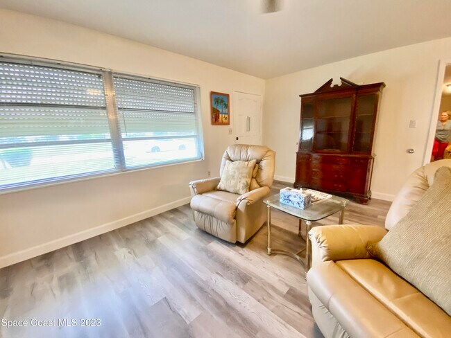 Foto del edificio - 110 Deleon Rd