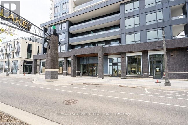 Building Photo - 385 Winston Rd