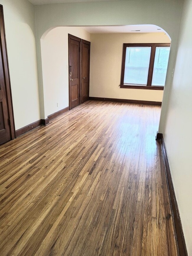 Building Photo - 34 W Tulane Rd