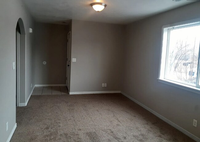 Foto del edificio - 2 Bed 1 Bath Apartment at Delmar Condominiums in Sugar City!