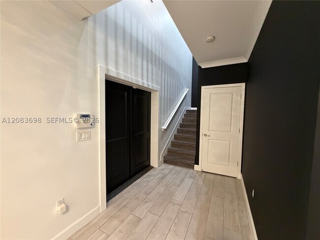 Foto del edificio - 2370 SW 18th Ave