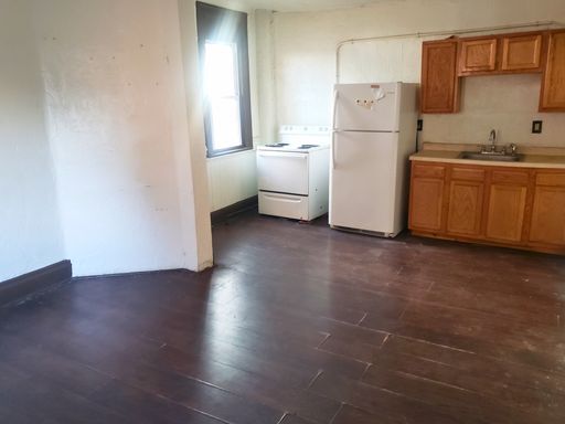 Foto del edificio - 2nd floor apartment in Braddock PA.