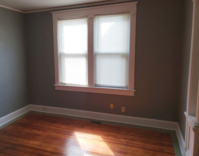 Building Photo - 517 W 29th St