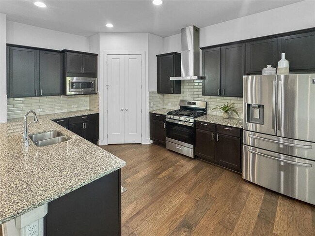 Building Photo - 1208 Westborough Ln
