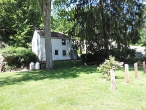 Building Photo - 15a Reynolds Rd