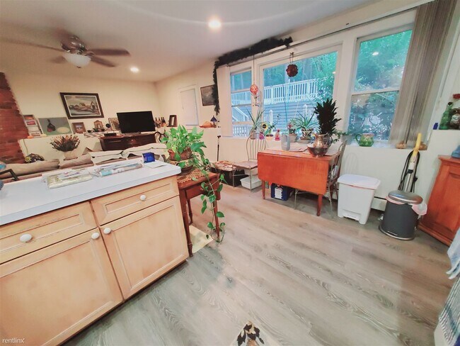 Building Photo - 1 br, 1 bath Condo - 34 Bayne St Apt 1