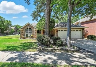 Building Photo - 3201 Oleander Ct