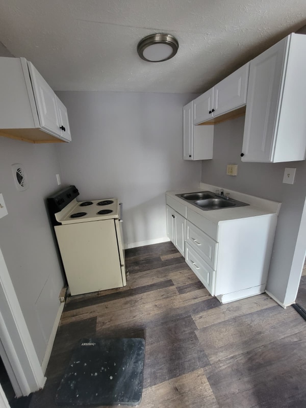 Foto del edificio - 13430 Euclid Ave