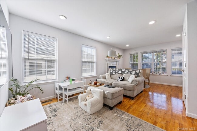 Building Photo - 22 Dunwood Rd