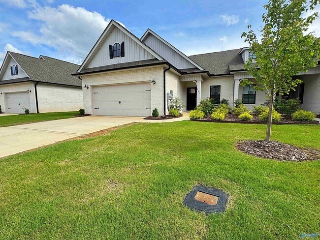 Building Photo - 463 Raleigh Elm Dr