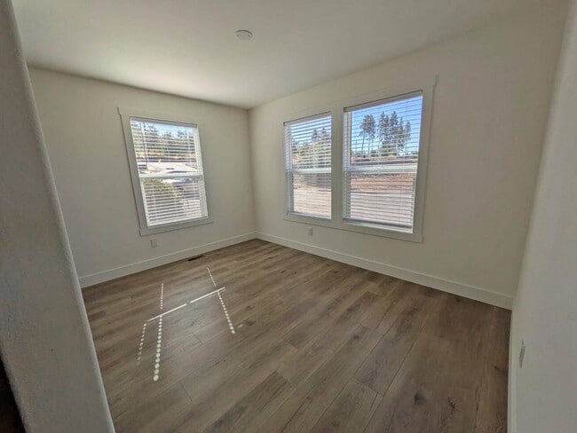 Foto del edificio - 5427 Edgewood Ln