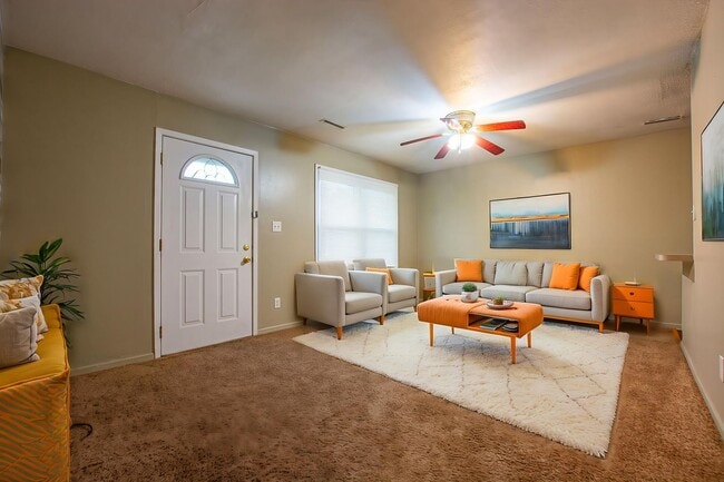 Building Photo - 2 Bedroom / 1.5 Bath Home in Carter Lake!