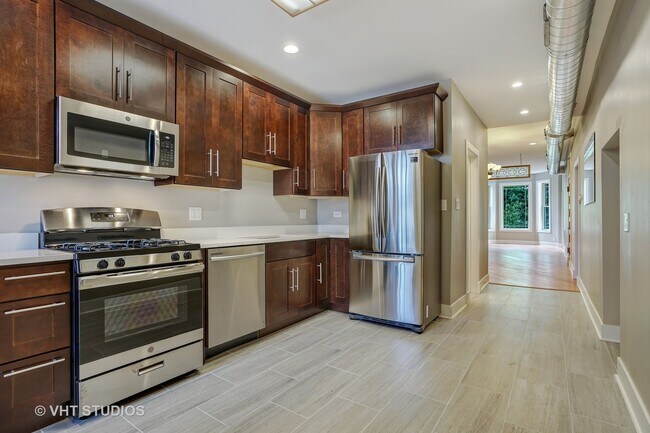 Foto del edificio - 3317 N Sheffield Ave