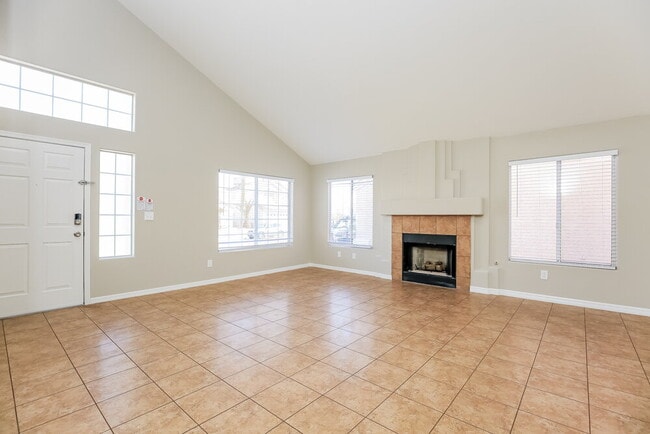 Building Photo - 9123 Sangria Ln