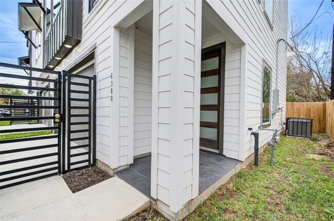 Building Photo - 4308 Alice St