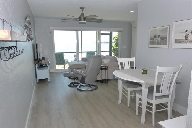 Building Photo - 2570 Gary Cir
