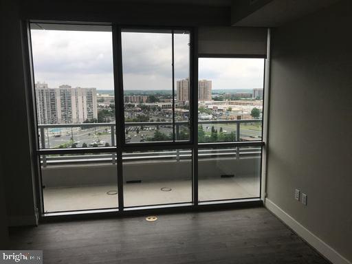 Building Photo - 930 Rose Ave