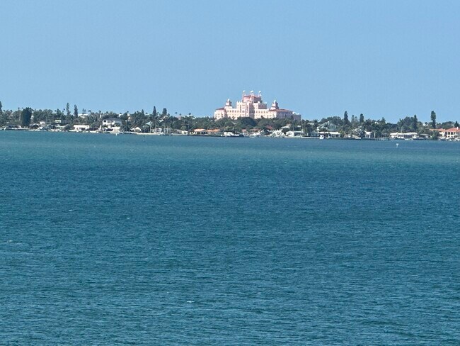 Foto del edificio - 5900 Shore Blvd S