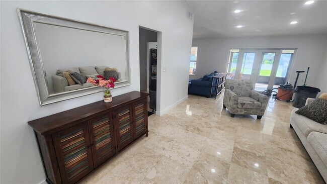 Foto del edificio - 2111 NW 12th St