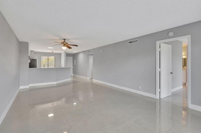 Foto del edificio - 2213 Cypress Island Dr