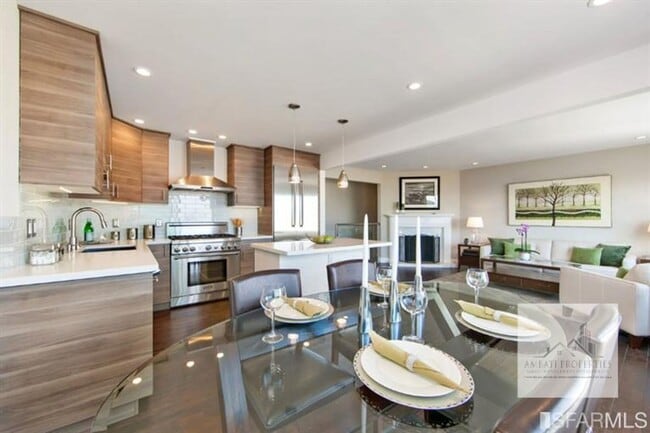 Building Photo - Bernal Heights Oasis: Stunning Renovated V...