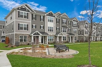 Building Photo - 438 Lakeshore Ct