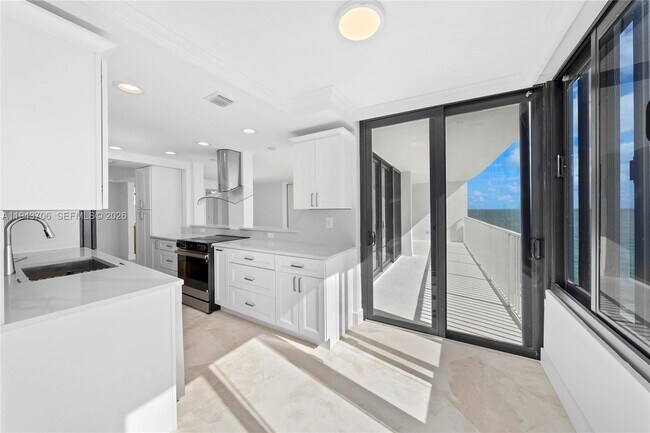 Foto del edificio - 3590 S Ocean Blvd