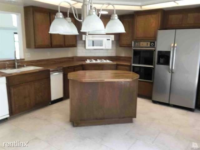 Building Photo - 1303 Westwind Cir