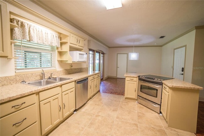 Building Photo - 1009 NW 39th Dr