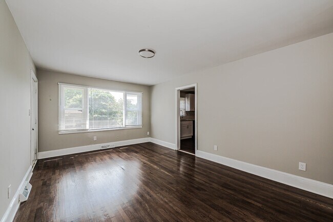 Foto del edificio - 3429 Meredith Ave