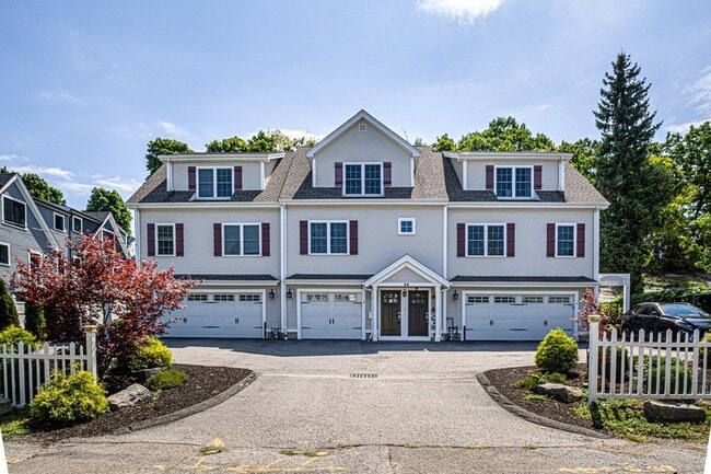 Building Photo - 44 Town Hill St