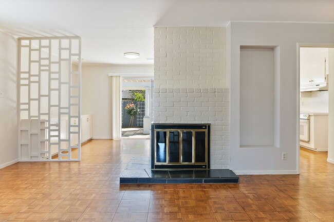 Building Photo - 3987 Fordham Way