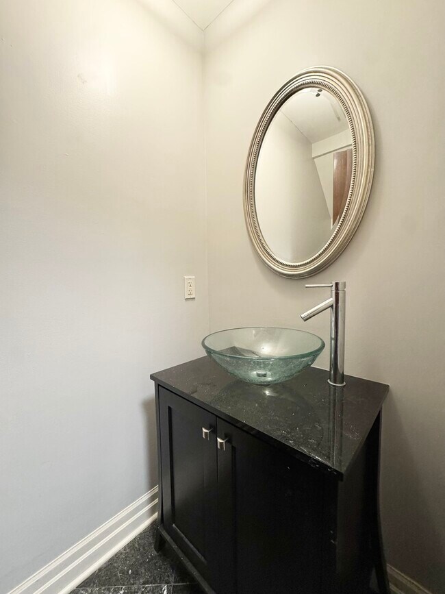 Foto del edificio - 1715 Summit St