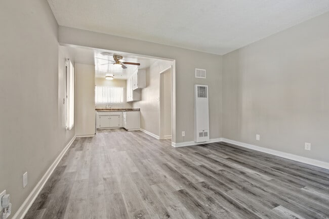 Building Photo - 4520 Hazeltine Ave