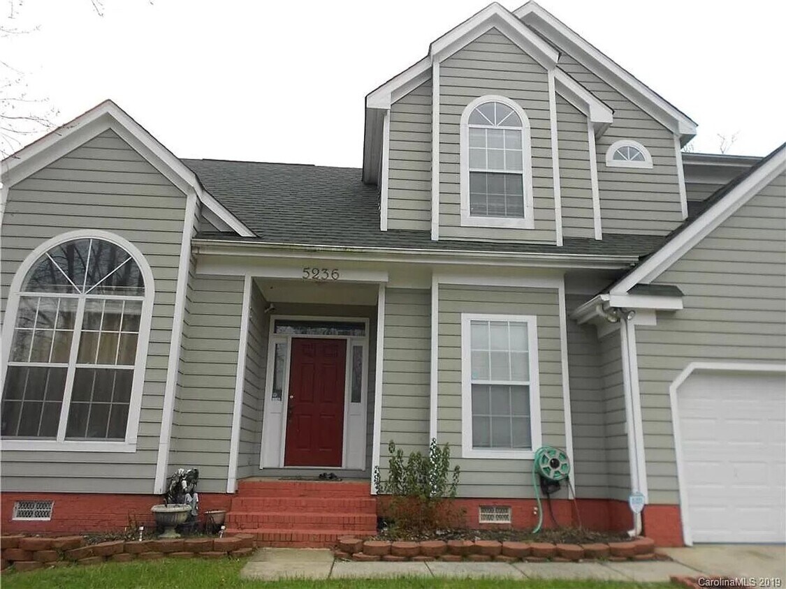 Primary Photo - Room in 3 Bedroom Townhome at Cressingham Ct