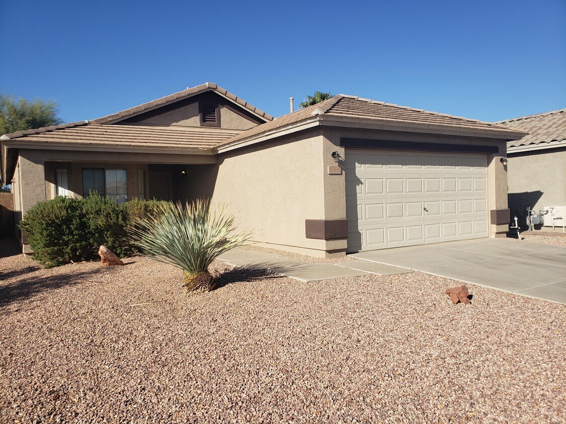 Primary Photo - 30500 N Sunray Dr