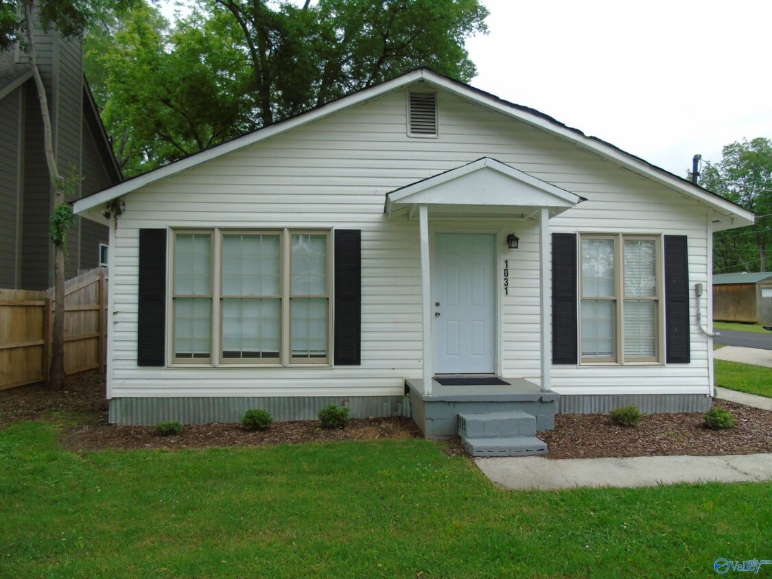 Foto principal - 1031 Halsey Ave NE