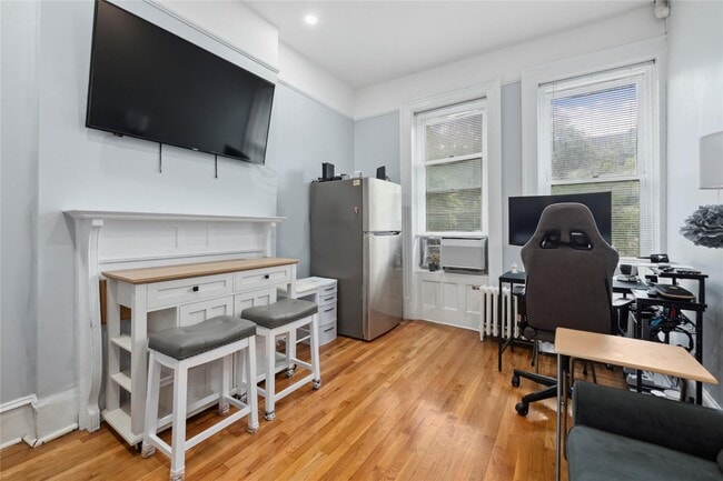 Building Photo - 423 W 144th St