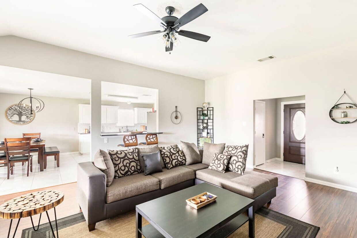 Foto principal - 1508 Powder Horn Ln