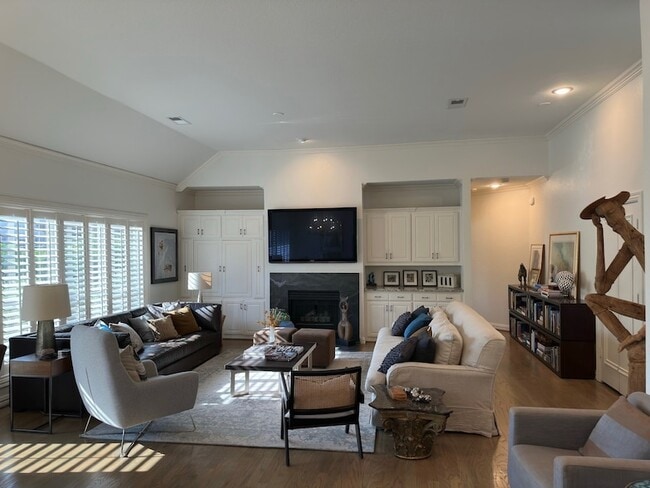 Building Photo - 600 Huntersridge Ct