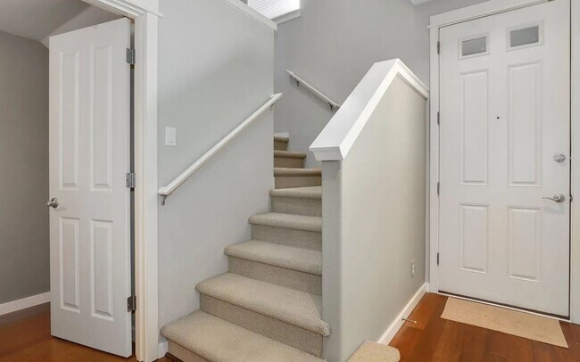 Building Photo - Amazing Home in Amazing Neighborhood
