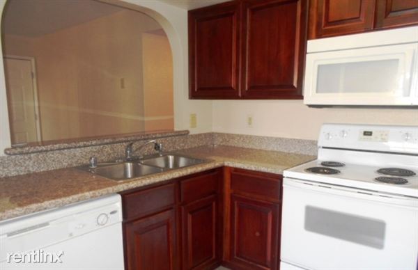 Building Photo - 2712 Sunfish Dr