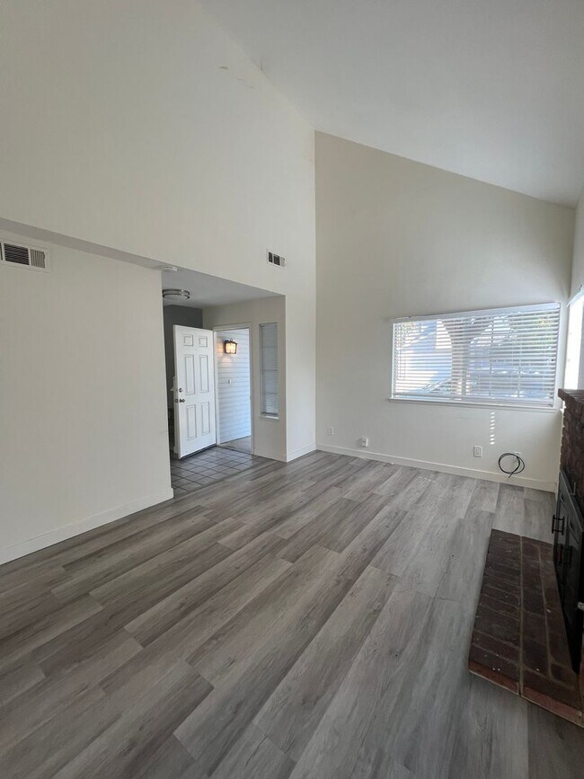 Foto del edificio - 2419 N Clark St