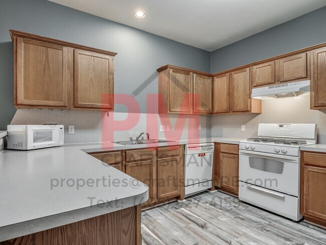 Building Photo - 5905 SE 69th St