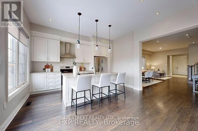 Building Photo - 50 Sharonview Cres