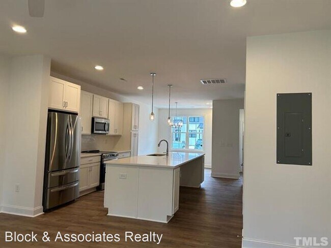 Foto del edificio - 3 br, 2.5 bath House - 5710 Parker Pines C...